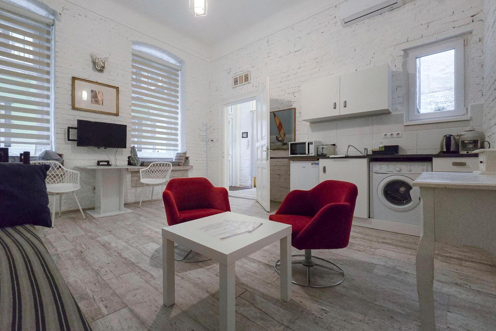 Wolf Apartment With Terrace Budapest Bagian luar foto